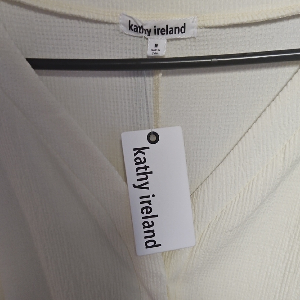Kathy Ireland Elegant Cream Jumpsuit with Black Belt. NWT - Picture 2 of 7